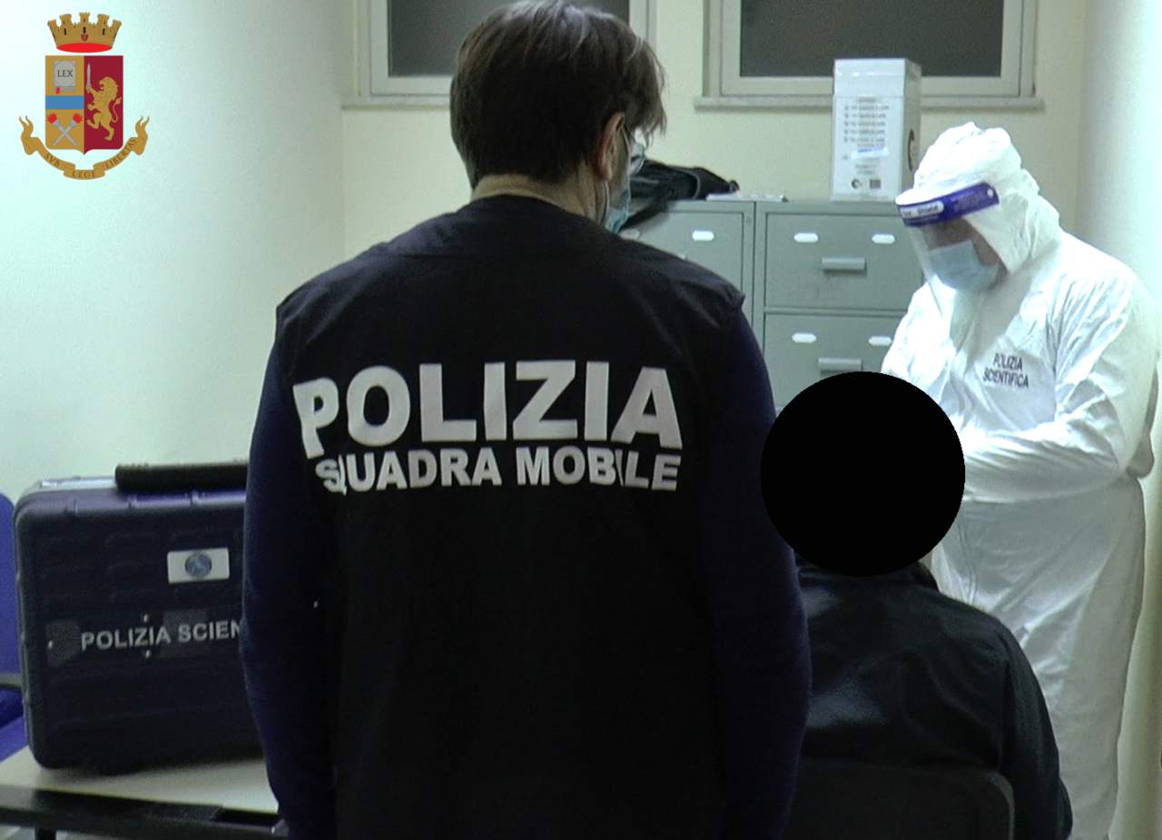 Troina arresto operatore