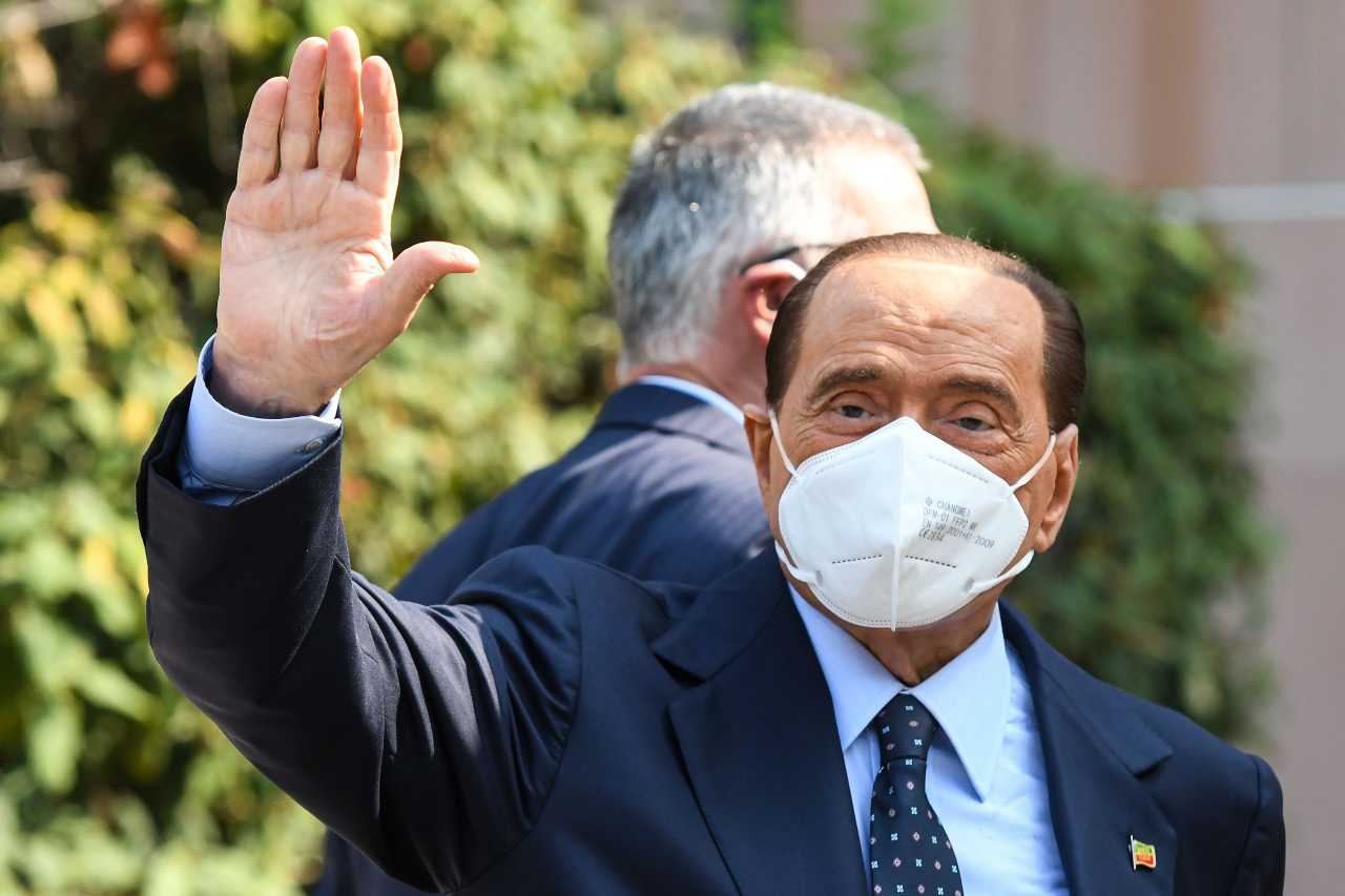 Coronavirus Berlusconi nozze Luigi