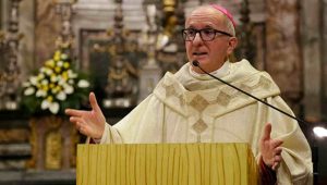 vescovo pinerolo sospende messe