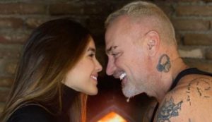 gianluca vacchi presenta la figlia