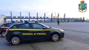 Camorristi con il reddito di cittadinanza: blitz e maxisequestro a Napoli