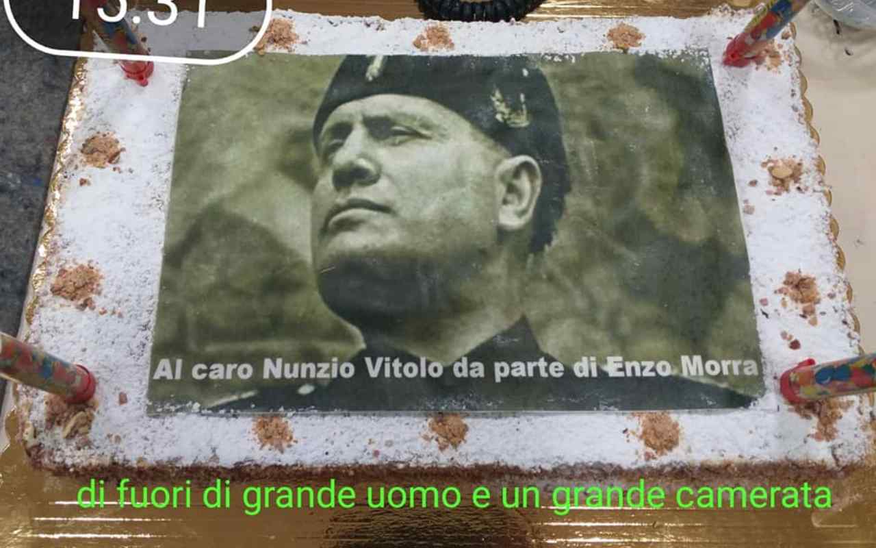 Napoli festa pensionamento mussolini