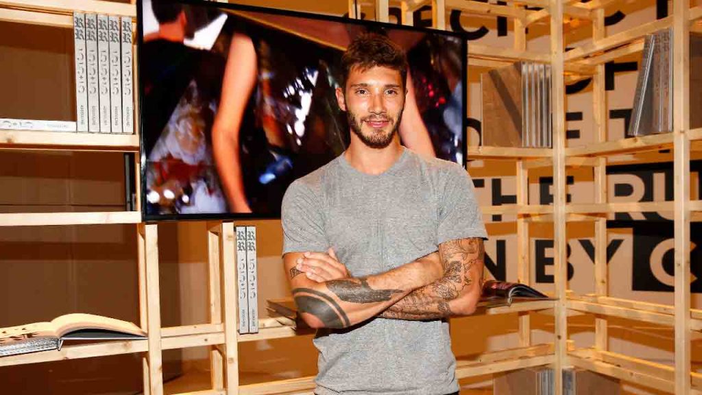 Stefano De Martino C'è Posta Per Te