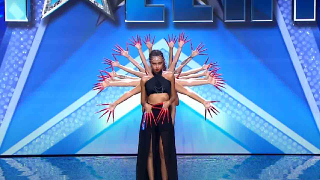 Black Widow, chi sono le ballerine orientali su Italia's Got Talent 2021 (Screenshot)