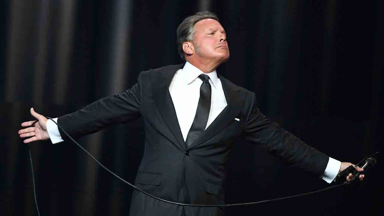 Luis Miguel, chi è: carriera e successi del cantante latinoamericano (Getty Images)