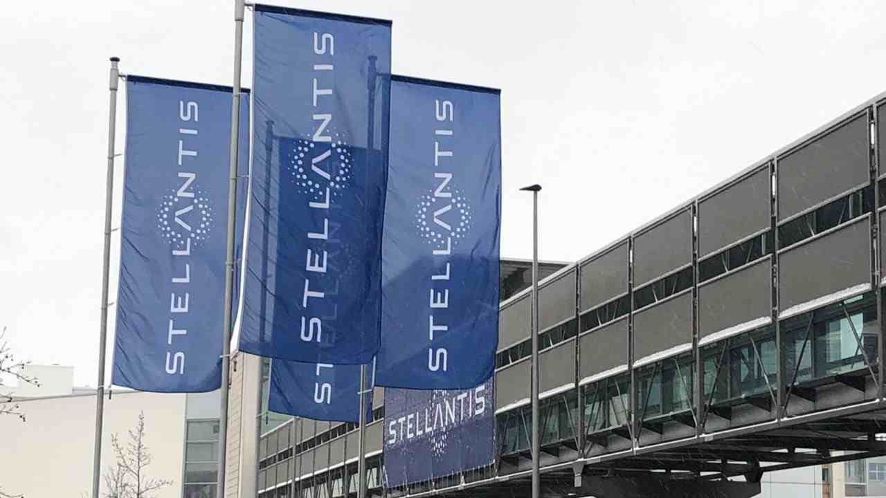 stellantis annuncia la distribuzione di azioni Fareucia