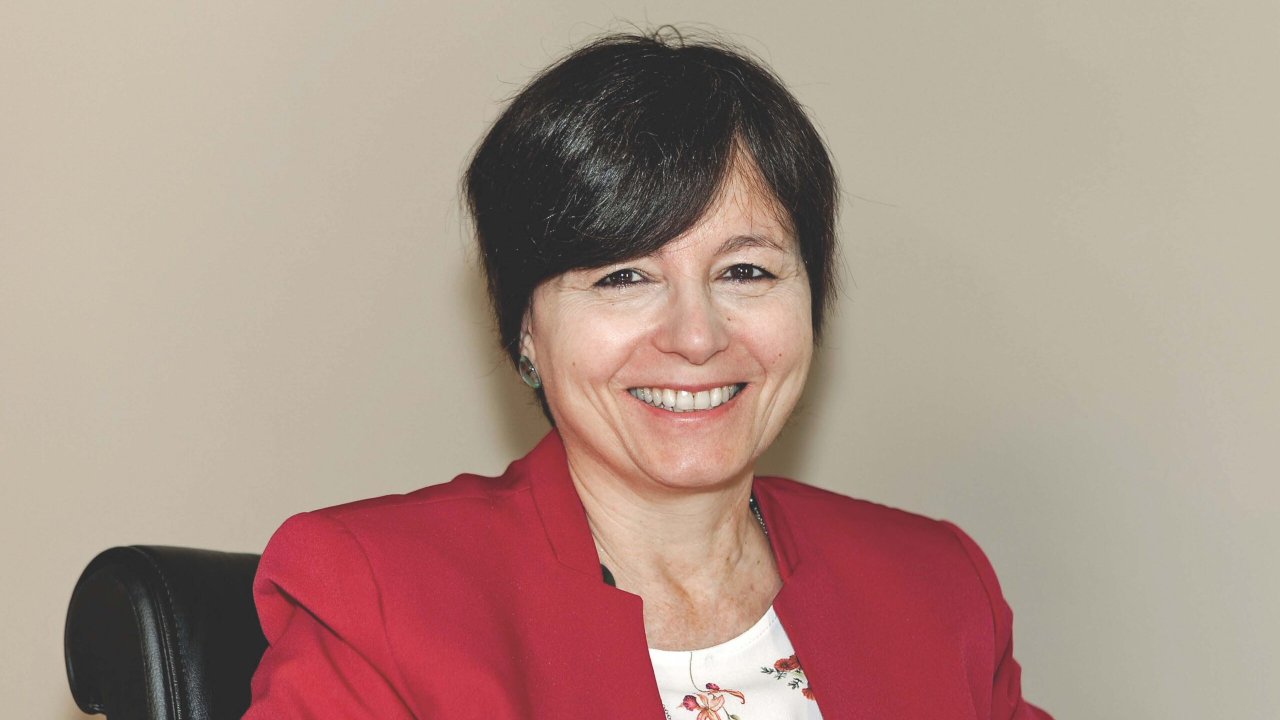 Maria Grazia Carrozza sorridente