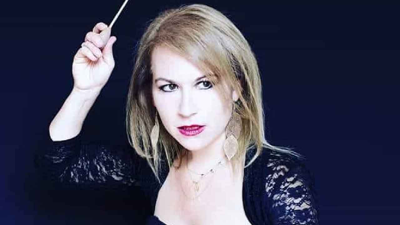 Maria Luisa Macellaro La Franca, la direttrice d'orchestra si candida in Francia (Facebook)