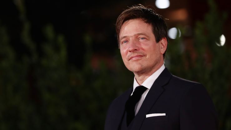 Thomas Vinterberg sorridente 