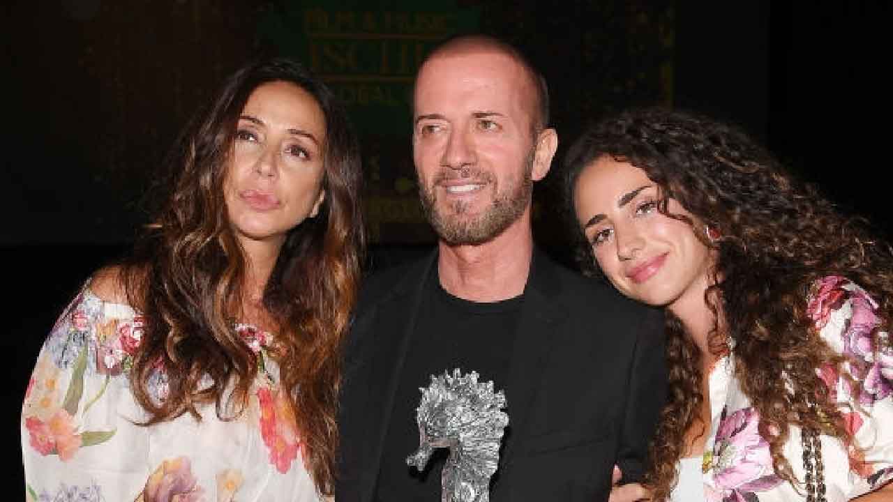 Gabriella Labate con suo marito Raf e la loro figlia / Foto: Ck12 Il Giornale