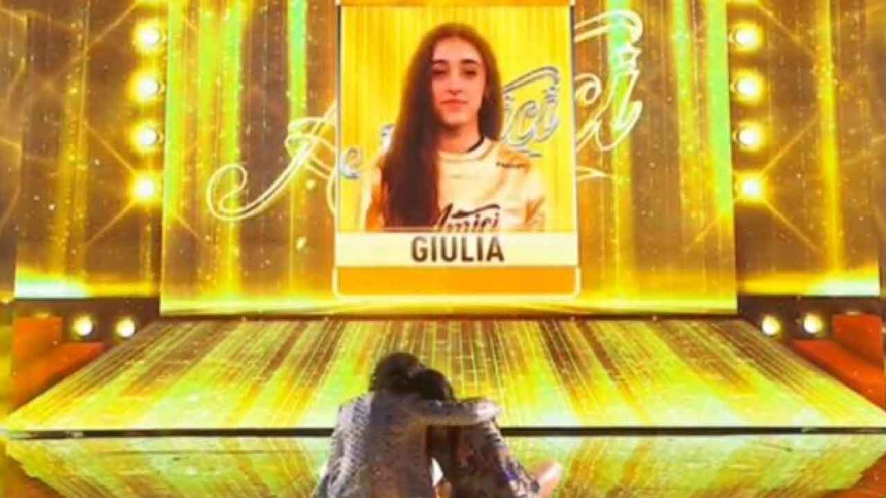 Amici 2021, Giulia Stabile è la vincitrice, sfida in finale il suo fidanzato Sangiovanni (Screenshot)