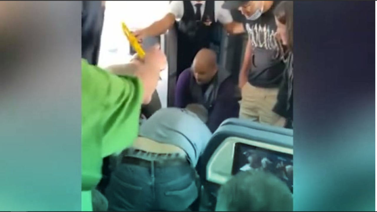 Screenshot Uomo bloccato a terra