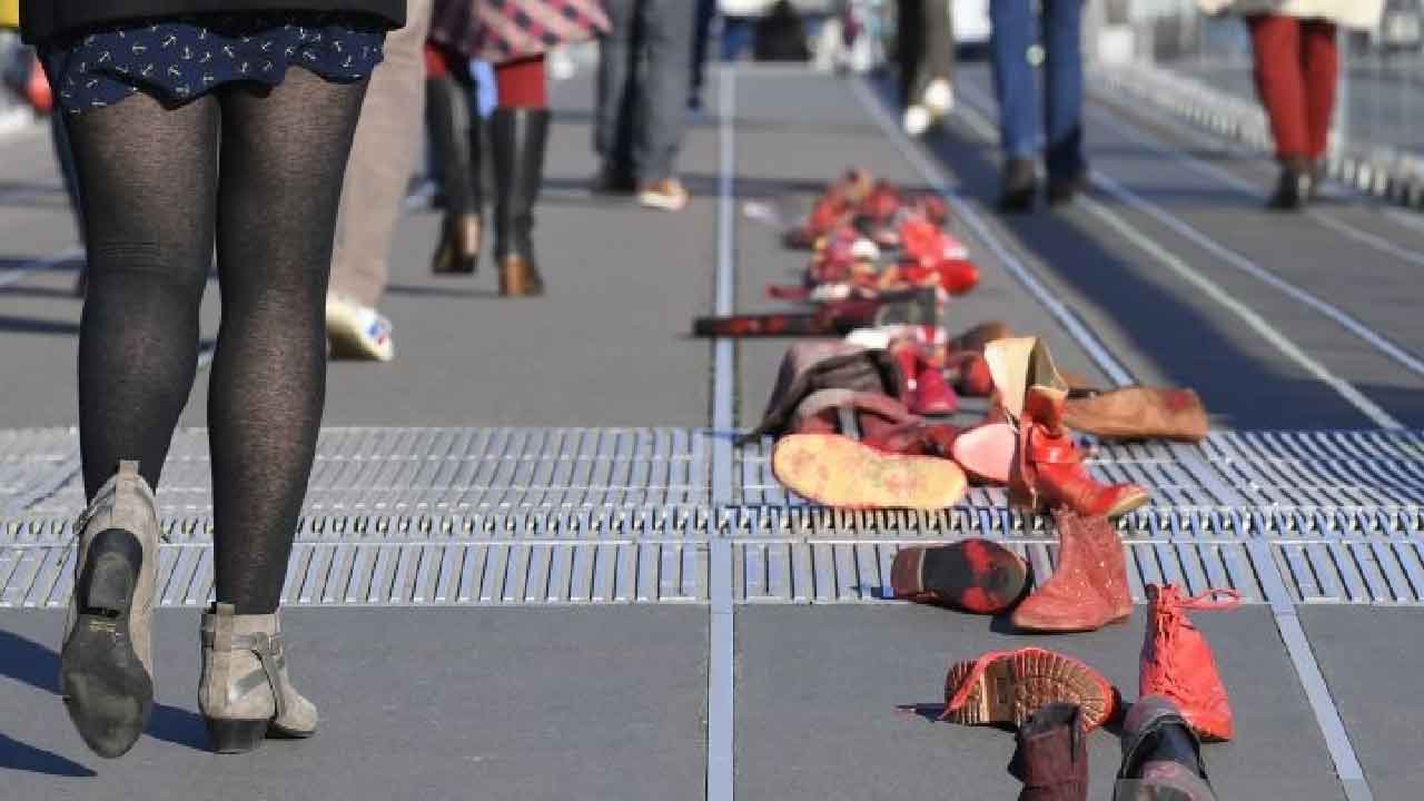 Femminicidio, una donna è stata accoltellata in una RSA in Alto Adige (Getty Images)