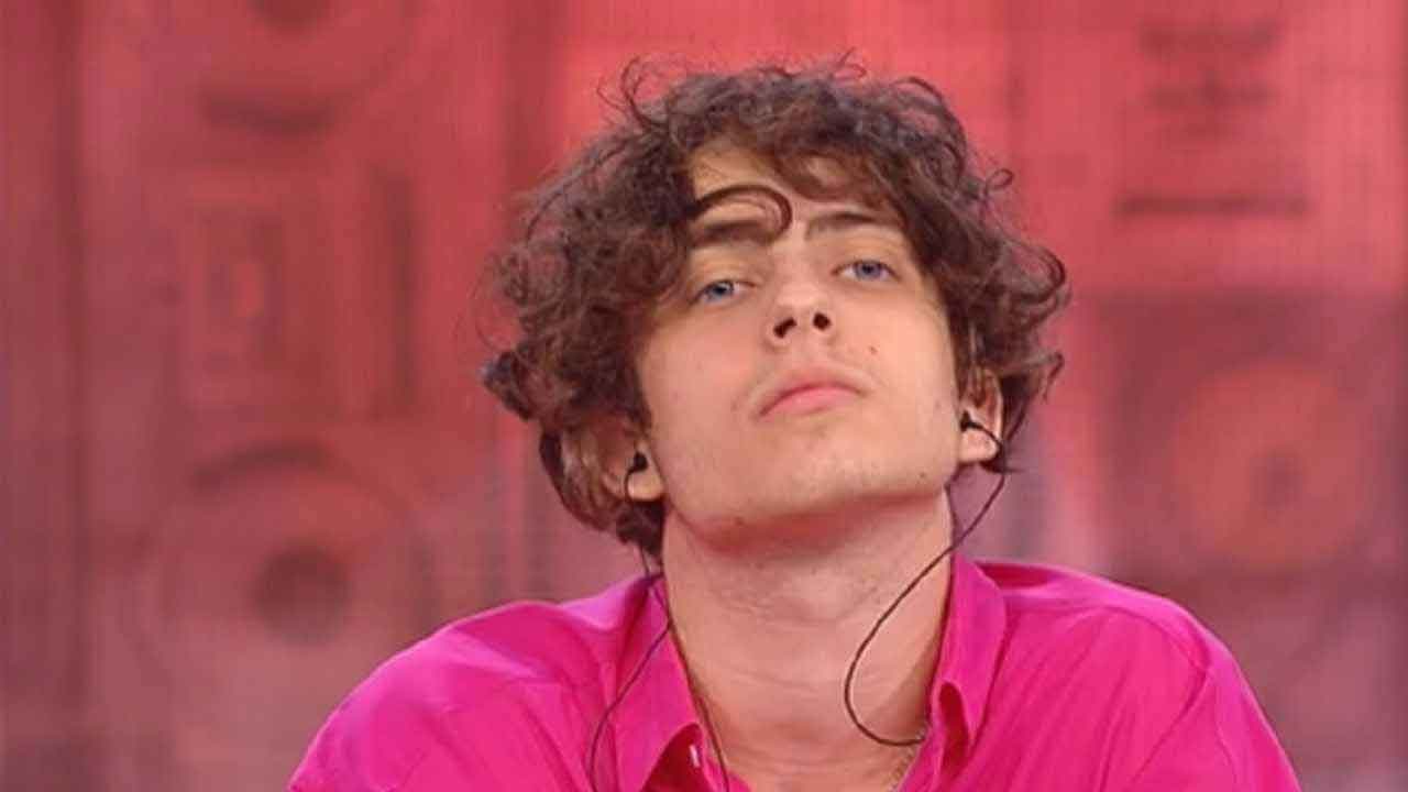 Sangiovanni, entra nella TOP 10 degli artisti usciti dai talent e segue i Maneskin (Foto dal web)