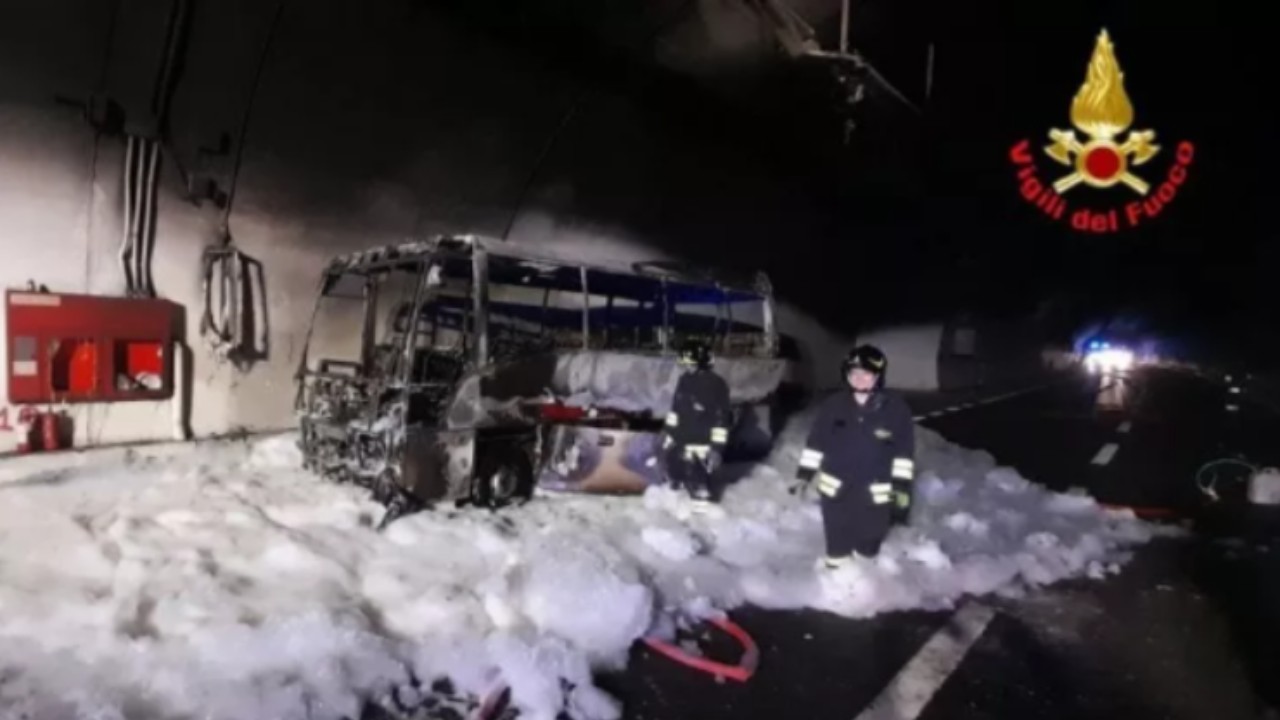 Screenshot Incendio autobus in galleria (1)