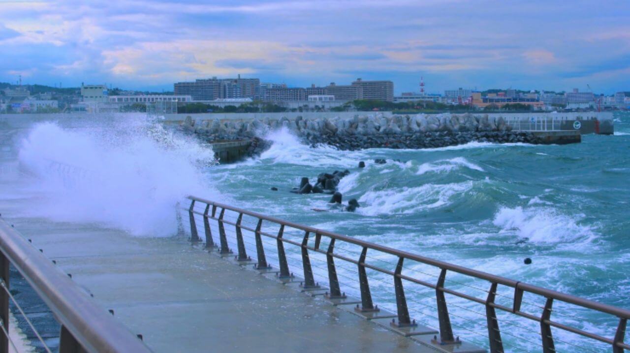 Tifone (Pixabay) (2) (1)