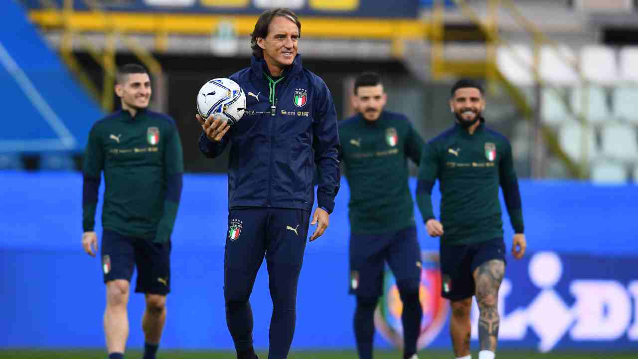 Roberto Mancini, la sua Jesi non lo abbandona: "Tifiamo ...