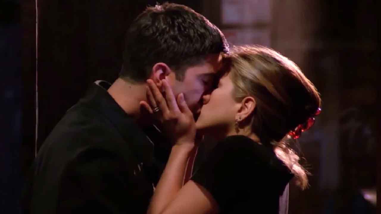 Friends, Rachel e Ross sono di nuovo insieme, nasce l'amore tra i due attori (Foto dal web)