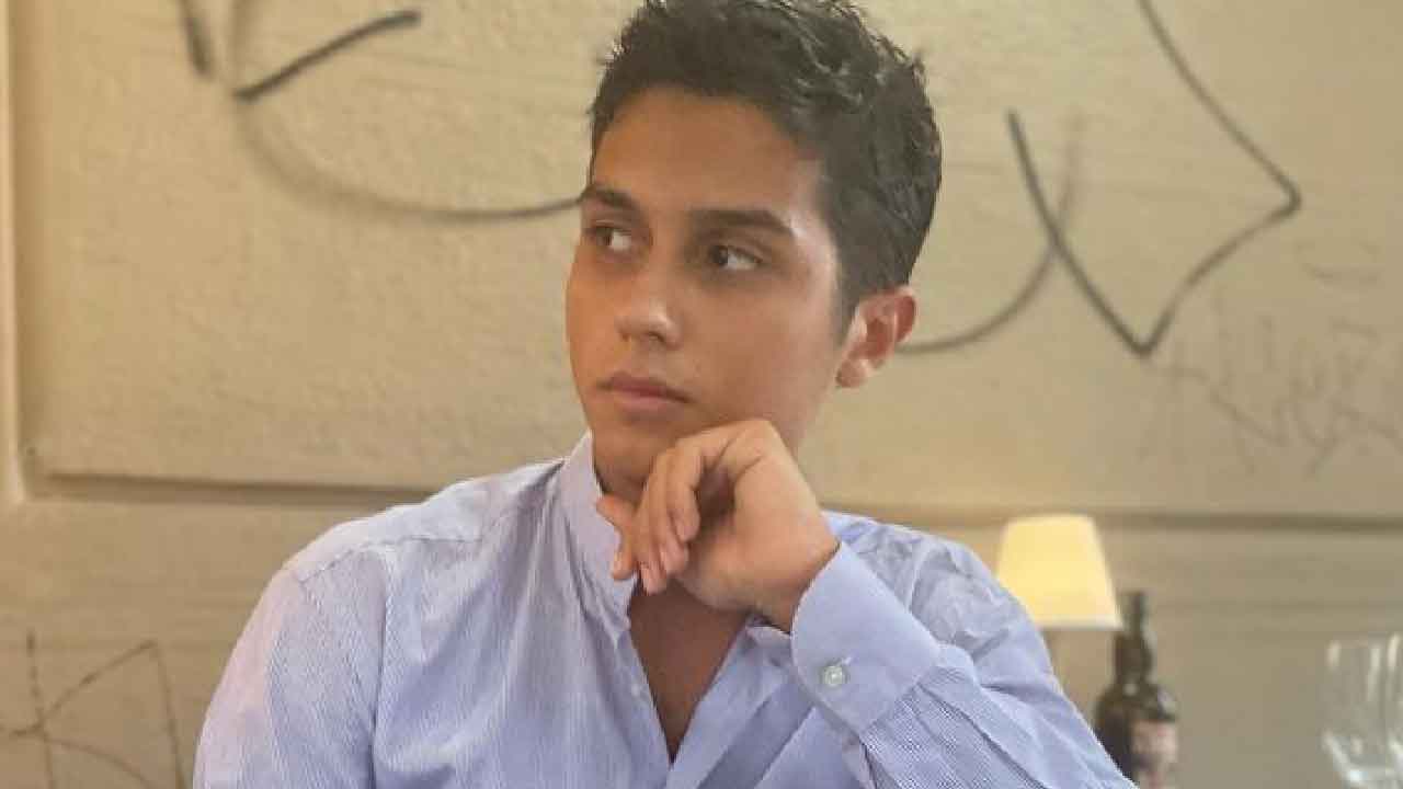Carlos Corona, il ragazzo soffre per la separazione dei suoi genitori (Instagram)