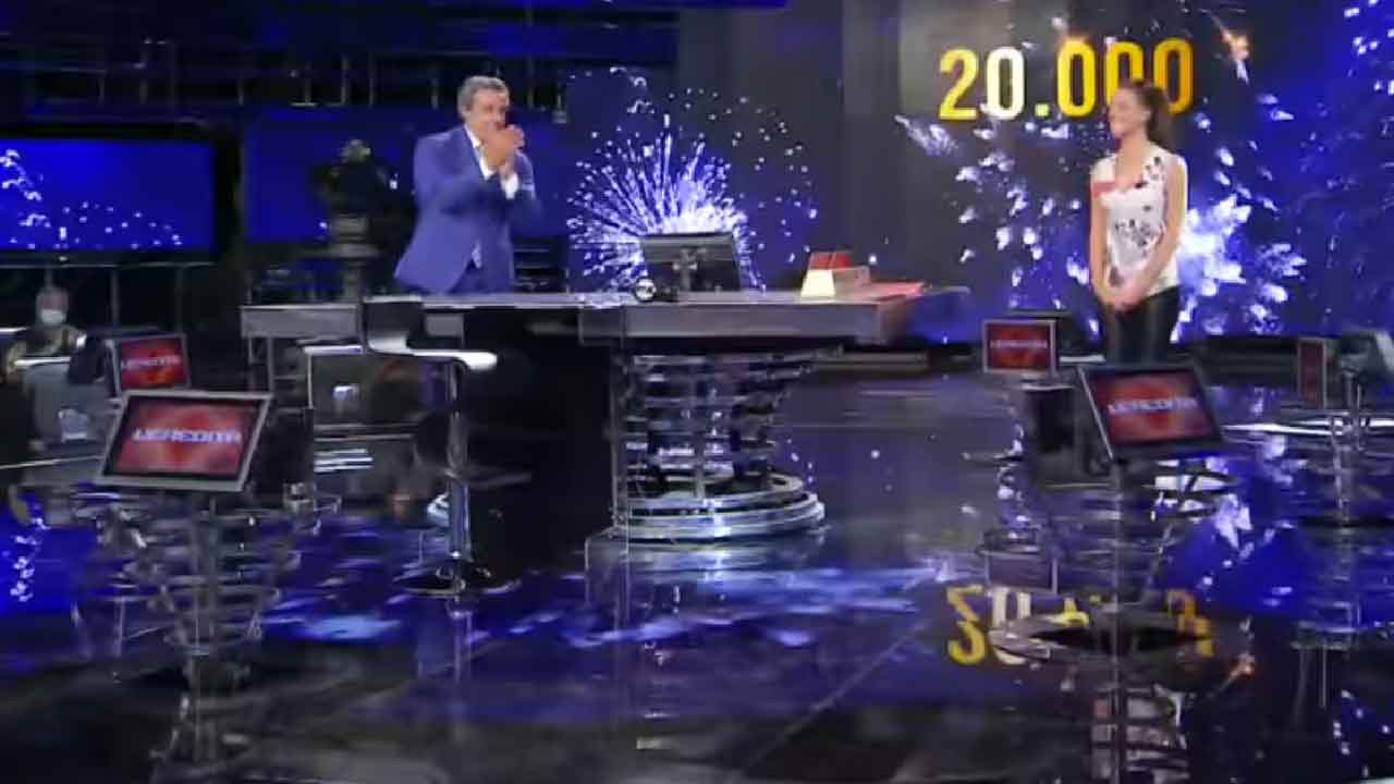 L'Eredità , vinti 20.000 euro dalla campionessa Francesca nella puntata del 3 Ottobre 2021 (Screenshot)