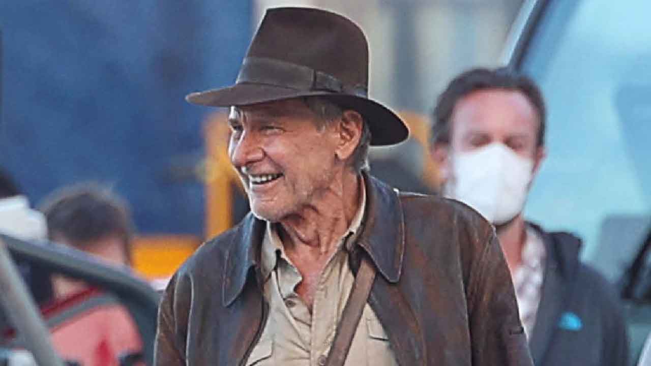 Indiana Jones 5, Harrison Ford sorride alle telecamere sul set in Sicilia (Foto dal web)