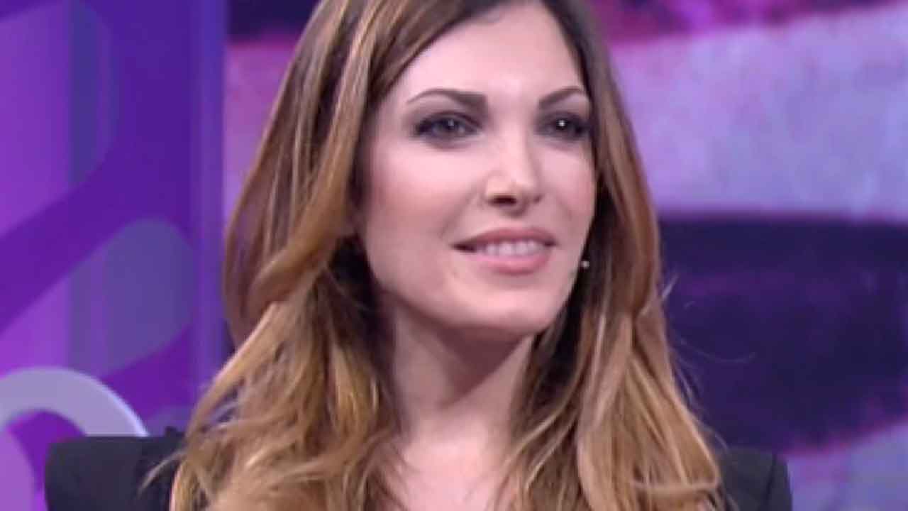 Simona Toni, chi è la make up artist e showgirl dalle origini umbre (Screenshot)