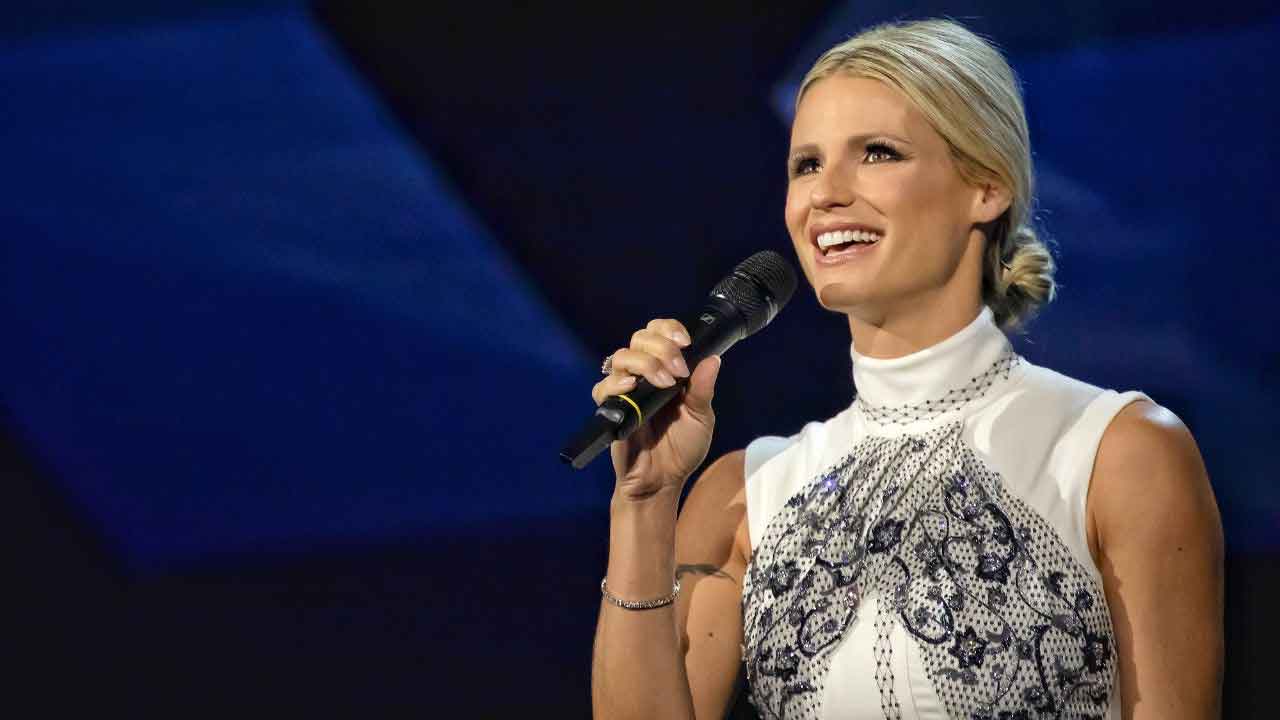 All Together Now, Michelle Hunziker conduce la quarta edizione del programma televisivo (Foto dal web)