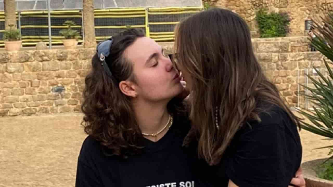 Madame, la foto pubblicata sui social e il bacio con una ragazza (Instagram)