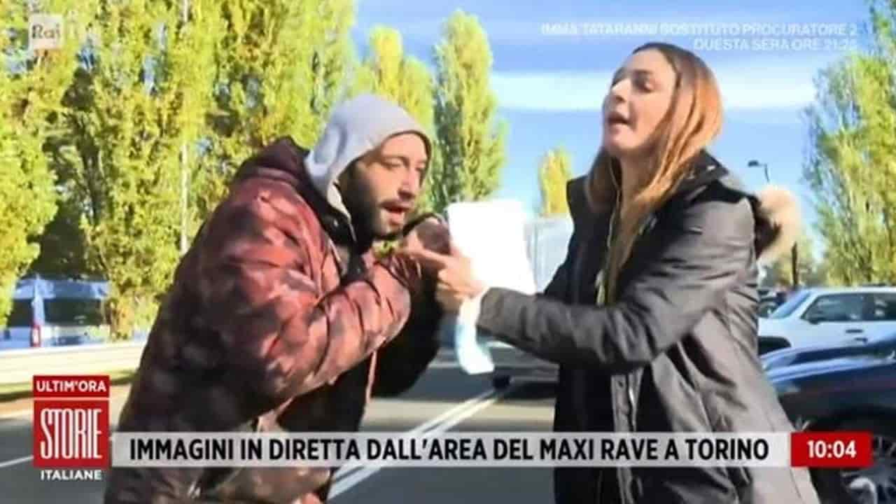 Immagini riprese durante la trasmissione di Rai 1 "Storie Italiane", a sinistra la giornalista Laura Tangherlini (fonte: screen Storie Italiane)