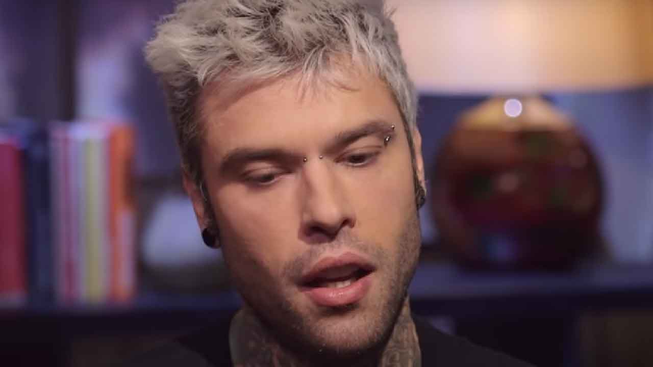 Fedez, ha scoperto la malattia degenerativa, adesso sta bene (Screenshot)