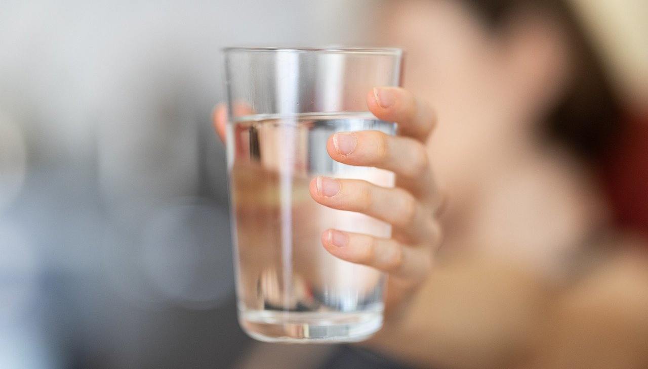 Bere acqua fa sempre bene?