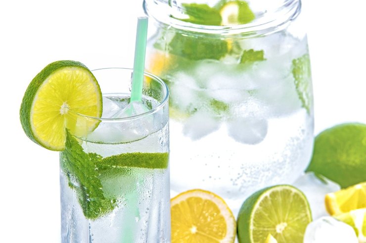 acqua limone effetto collaterale