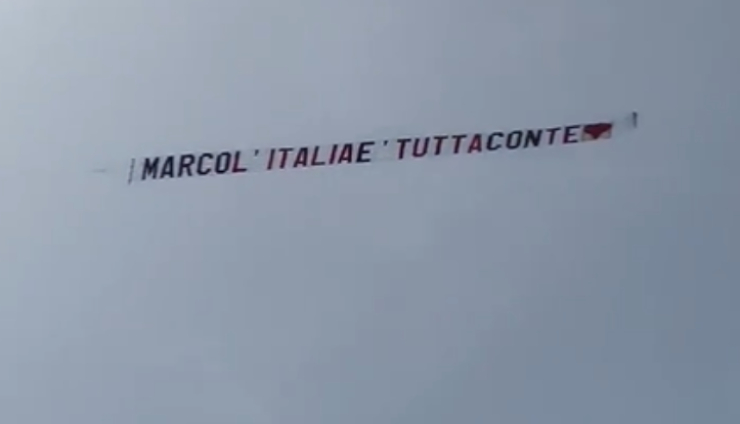 GF Vip, striscione Marco Bellavia ck12.it 20221024