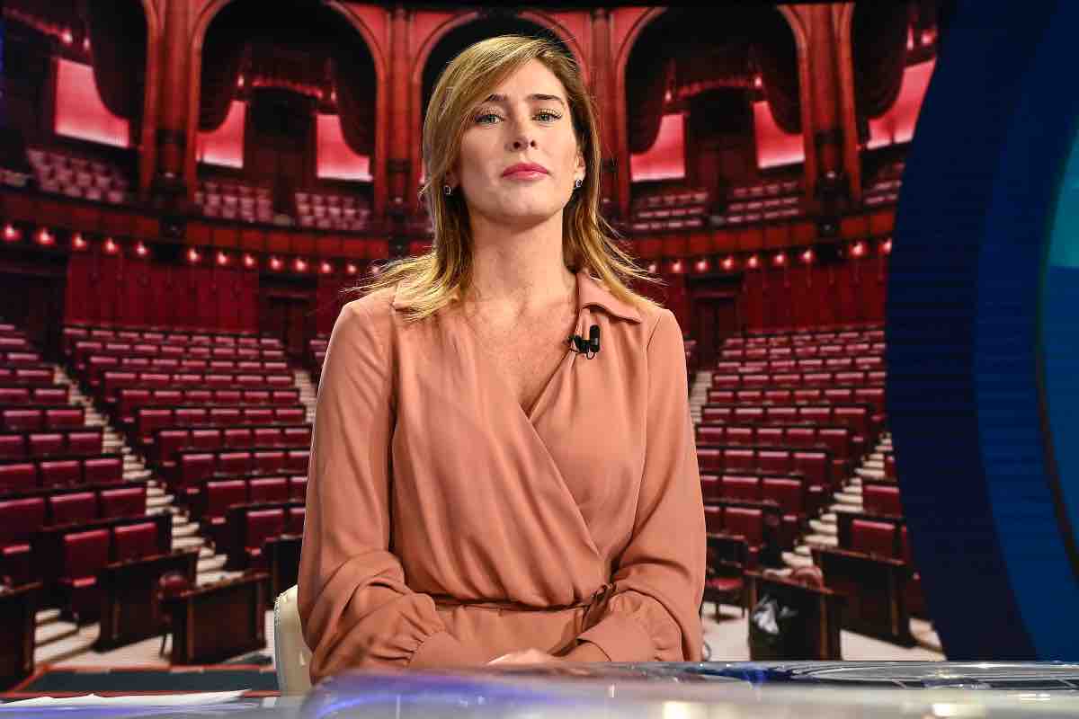 Maria Elena Boschi, sexy auguri di Natale