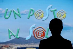 Upas logo con sagoma nero